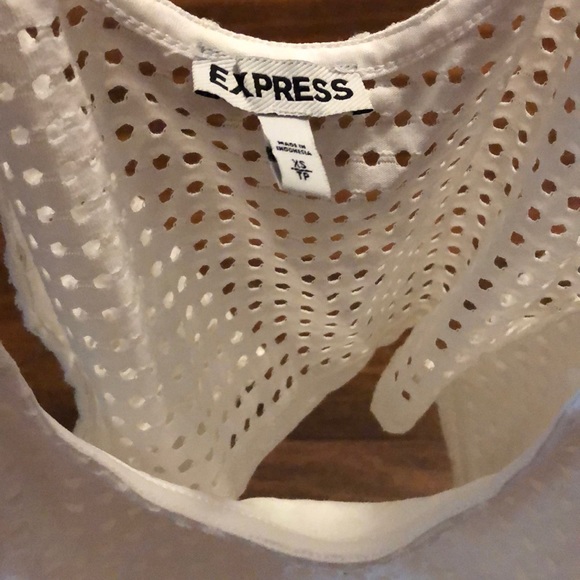 Express White crop top - Picture 4 of 4